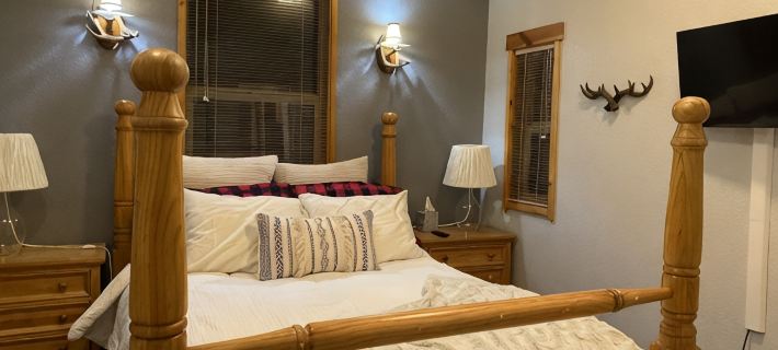 Packwood Adventure Lodge:private HOT TUB, game room, river access, 15 min to SKI 劉易斯縣酒店