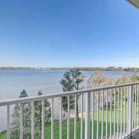 Newly Renovated! 2-Bedroom 2-Bath Stunning LakeView at Blue Heron Beach Resort