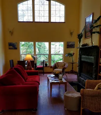 B&B: Royal Orchid Suite mins from Volcanoes National Park - 4-Star