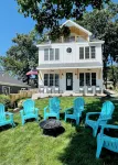 Lakefront Haven: Waterfront Oasis with Dock, Spacious Swim Pier & Pano Lake view - Wifi