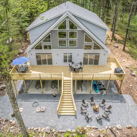 Luxurious Chalet in Blakeslee: Game Room, Hot Tub, Lake Access, Fire pit