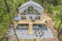 Luxurious Chalet in Blakeslee: Game Room, Hot Tub, Lake Access, Fire pit - 5성급