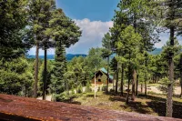 Spacious Mountain Cabin with Views, Deck, Second Living Area, New Hot Tub - 4성급