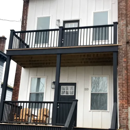 Chic & Cozy Downtown Apartment, Walk to Downtown, Restaurants, the Lake