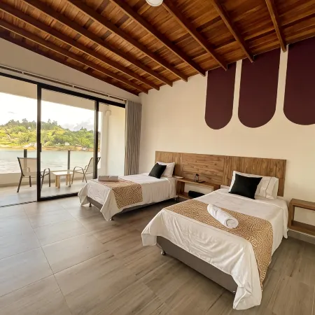Viajero Guatapé Hostel & Lake Club