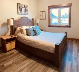 Downtown Columbia Falls Condo - 무료 와이파이