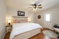 Mountain Veiws, Hot Tub,Treehouse,Gameroom, Child Playroom, Pet Friendly - balcon
