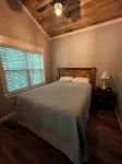Merlot- 2 Bedroom Cottages Near Jones Von Drehle - Homestays