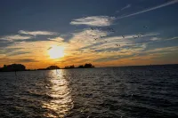 Sunset Lagoon. In the heart of Hudson. Waterfront. 2 minute walk beach/dining - 3 tähden