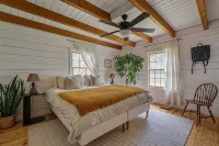 The Cabin - Unique OBX Stay, Huge Yard! - ที่มีฟิตเนส