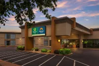 Quality Inn and Conference Center I-80 Grand Island - 2-Sterne
