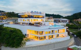 T Bay Hotel & Pool Villa