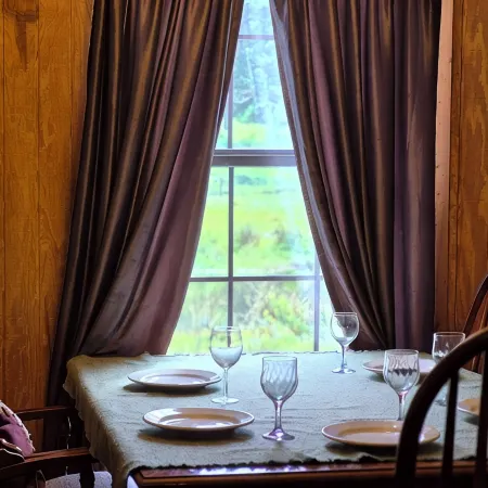 2-Story Farm Cabin - Sleeps 5 - 50 Acres
