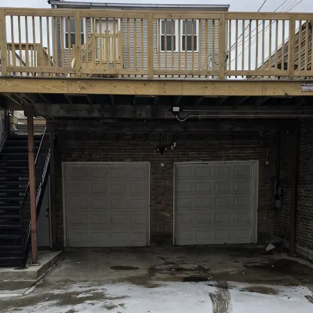 Charming 3-bedroom 2-bathroom loft in Oak Park