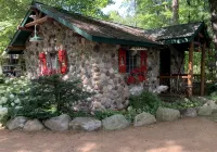 Cozy 3 Season Cabin with Gas Fireplace Heated Floors One Bedroom Studio - 4-Star