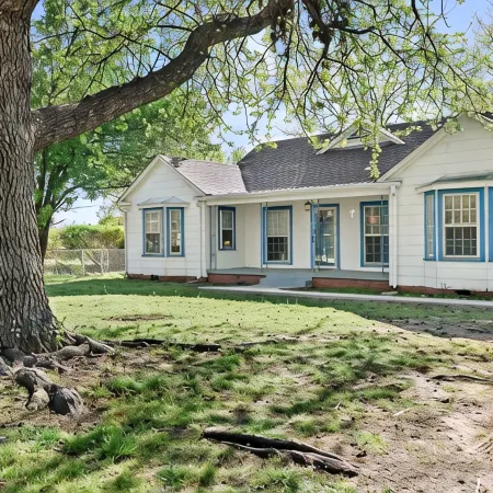 Home adjacent to Country Club, near Hospitals, Park, College and shopping.