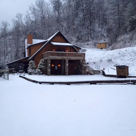 Luxury Creekside Lodge with Hot Tub & Game Room, Great for Large Groups!
