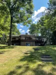 Escape to Paradise: Your dream vacation awaits in our stunning lakefront rental! - Hytter