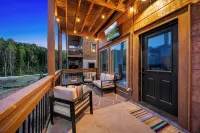 New Pool Cabin/One Mile from Pigeon Forge Strip/Perfect for Groups/Families - 프라이빗 풀