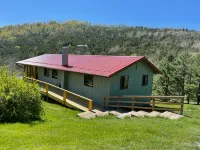 Lost River Swiss Cottage/10 acres/Private Dog Park/Streams - 4 tähden