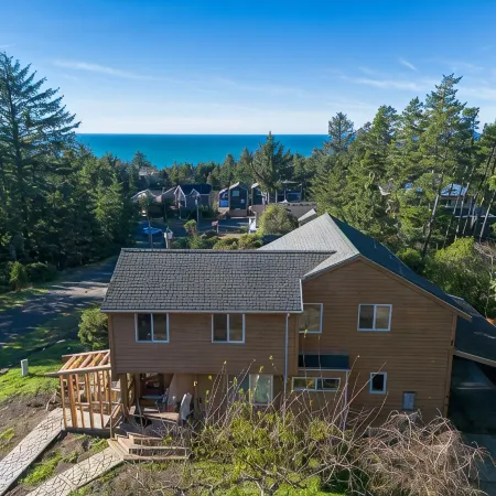 SPA Home! Hot Tub & Sauna, OCEAN View , AC+ EV Charger, Wheelchair Lift.