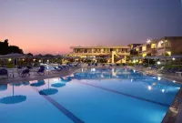 Emerald Hotel - Pools