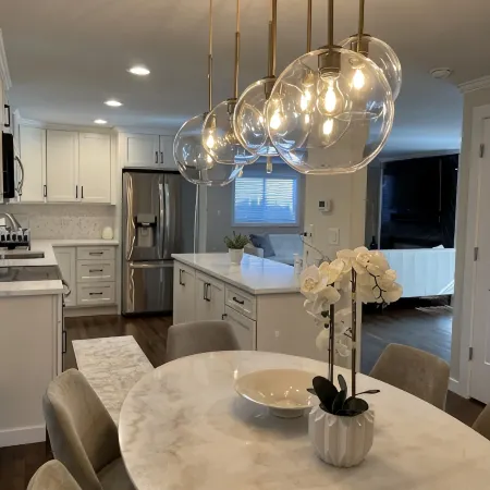 Cheerful & private 3 bedroom Shoreline home.