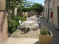 Hotel la Reserve - Motels