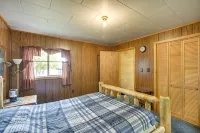 Peaceful Lakefront Cabin Getaway Dock, Fire Pit! - parking