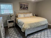 Beach house with Private Heated Pool, Jacuzzi, Firepit. Steps to beach and park. - 무료 와이파이