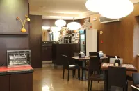 Hotel Fly - breakfast