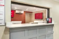 Red Roof Inn Raleigh Northeast - Downtown - Parkering