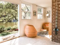 Hilltop Hideaway: Lakefront Cottage in the Smoky Mountains - 4-Star
