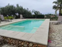 Villa Mariannin: Swimming Pool with Hot Tub in a Private Garden - Villas