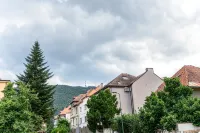 Brasov Hillside Suite Near City Center - Parking