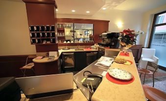 Hotel San Donnino - Housity