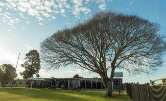 Moruya Waterfront Hotel Motel