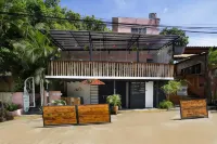 My Sisters House - Female Only