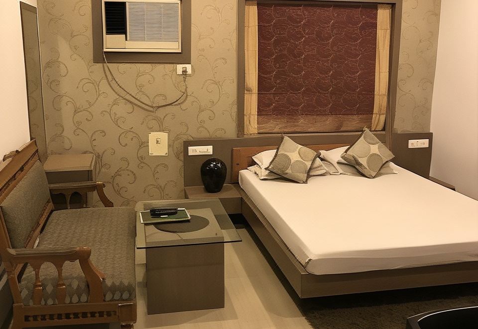 Hotel Swagath - Housity