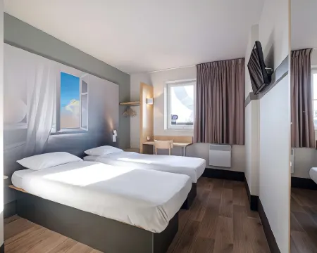 B&B Hotel Calais Centre St Pierre Hotels in Calais