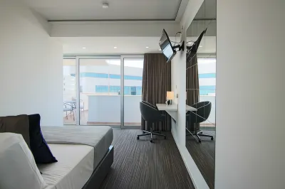 Phaedrus Living: Luxury Suite Nicosia 504 Отели рядом с достопримечательностью «GSP Stadium»