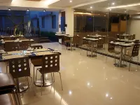 Favor Hotel Makassar City Center by Life - Frühstück