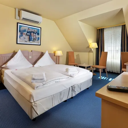 TRYP by Wyndham Luebeck Aquamarin