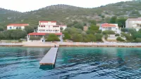 Seafront Apartments Anthony Hotels in Pasadur