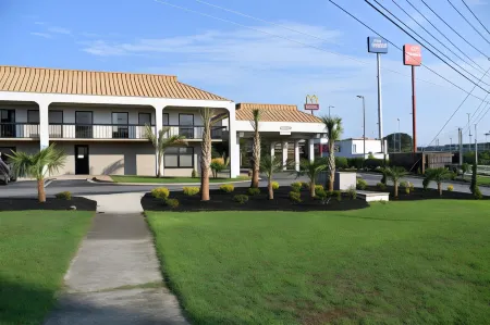 梅肯I-75温德姆唄盟酒店