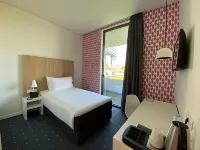 Stay Hotel Lisboa Aeroporto Hotels near Olivais