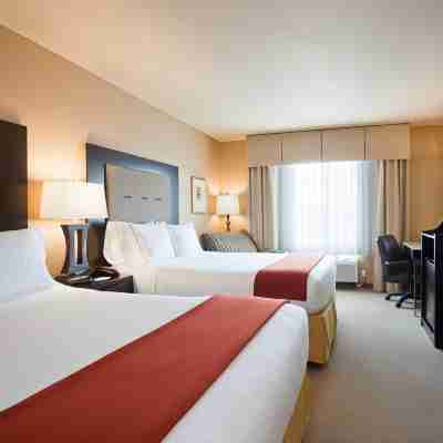 Holiday Inn Express Moline - Quad Cities Rooms