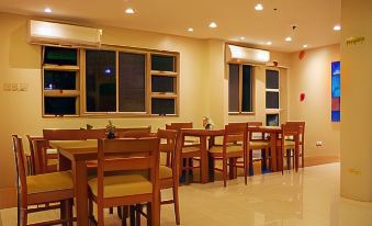Thirdy's Tourist Inn