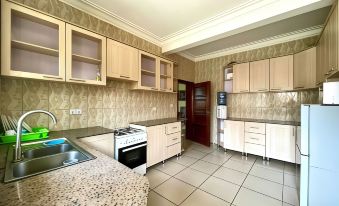 Welkom to Myplace Beautiful Elegant 7 Bedrooms