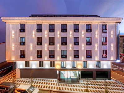 Dem Premium Hotel - Round Trip Airport Service - Istanbul International Airport Отели в г. Арнавуткёй